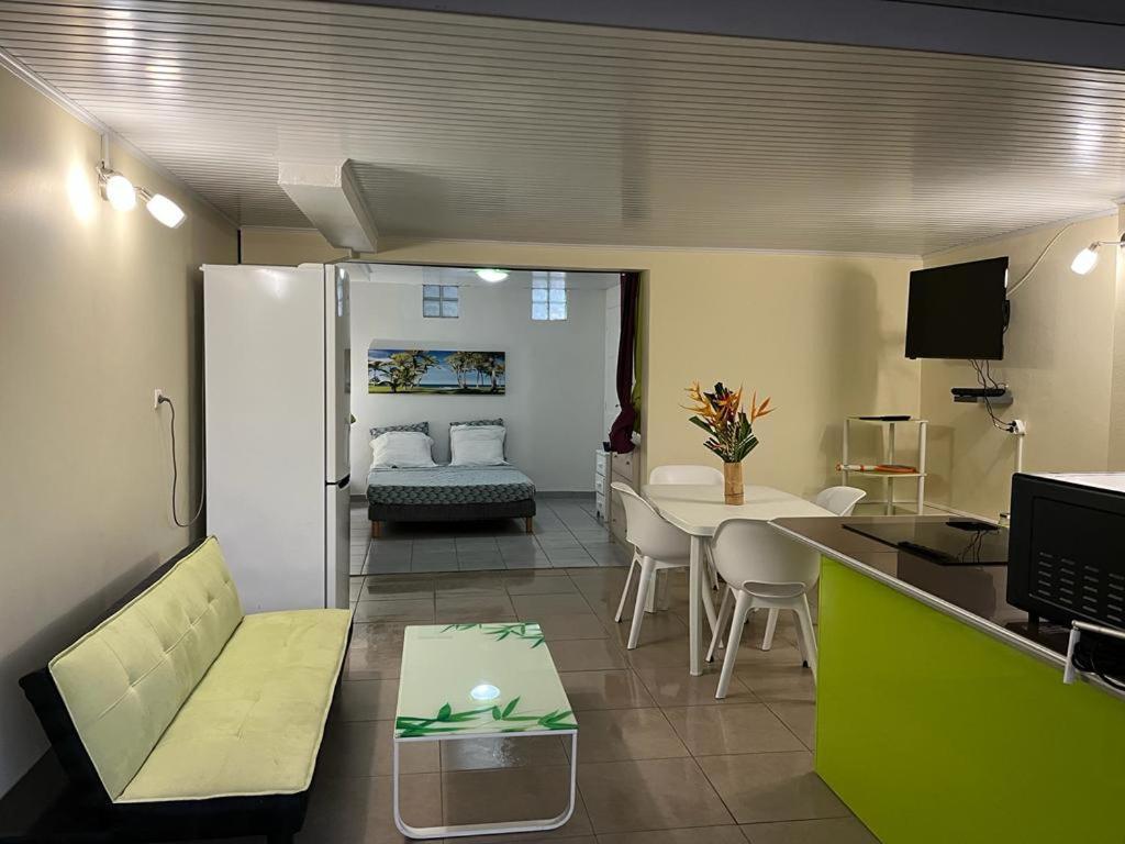Agreable Appartement En Rez-De-Jardin A 450M De La Mer Sainte-Anne Eksteriør billede